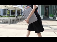 o portátil leva o saco